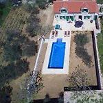 Villa Romantic Mediterranean With Pool Near Sandy By Traveler Tourist Agency Krk Id 2167