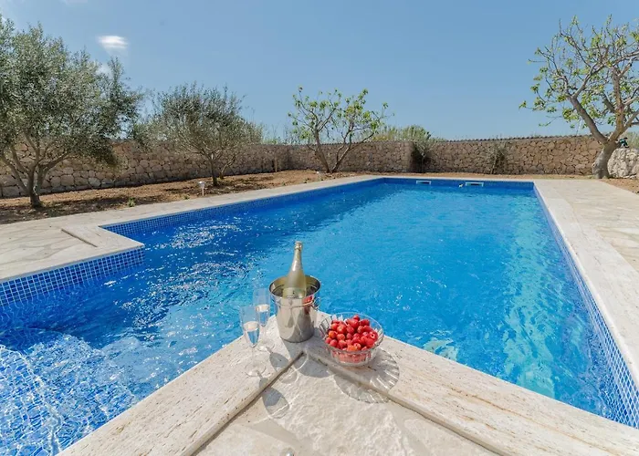 Romantic Mediterranean With Pool Near Sandy By Traveler Tourist Agency Krk Id 2167 Villa Privlaka (Zadar)