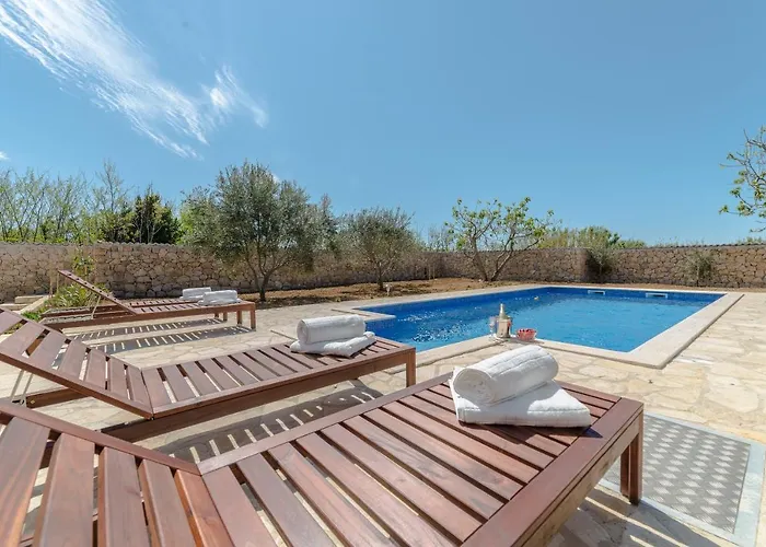 Romantic Mediterranean With Pool Near Sandy By Traveler Tourist Agency Krk Id 2167 Villa *