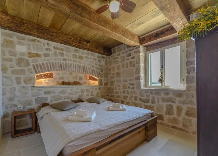 Romantic Mediterranean With Pool Near Sandy By Traveler Tourist Agency Krk Id 2167 Villa