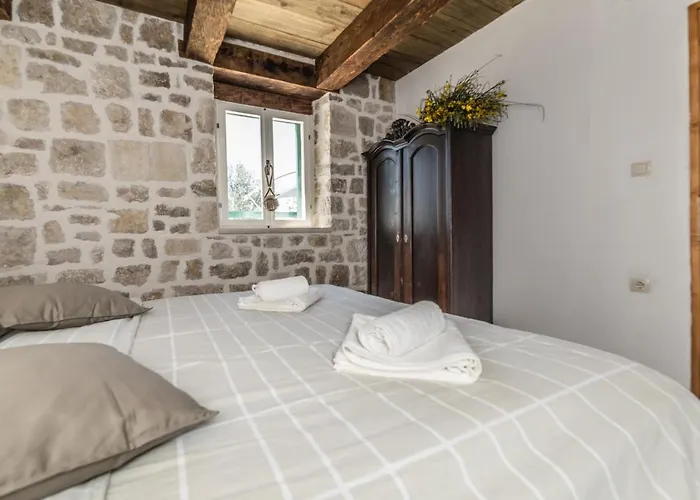 Villa Romantic Mediterranean With Pool Near Sandy By Traveler Tourist Agency Krk Id 2167