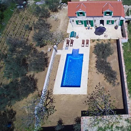 Villa Romantic Mediterranean With Pool Near Sandy By Traveler Tourist Agency Krk Id 2167