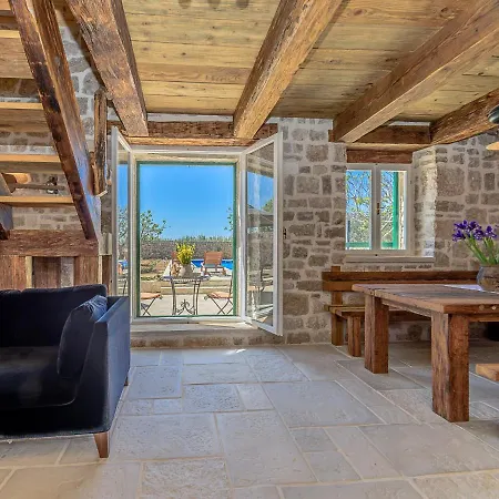 Romantic Mediterranean With Pool Near Sandy By Traveler Tourist Agency Krk Id 2167 Vila *