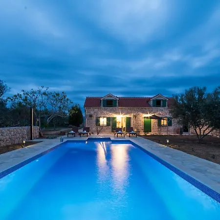 Romantic Mediterranean With Pool Near Sandy By Traveler Tourist Agency Krk Id 2167 Privlaka (Zadar)