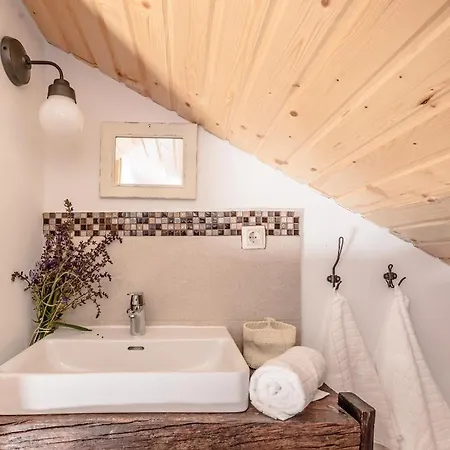 Romantic Mediterranean With Pool Near Sandy By Traveler Tourist Agency Krk Id 2167 Vila *