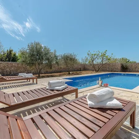 Romantic Mediterranean With Pool Near Sandy By Traveler Tourist Agency Krk Id 2167 Vila *