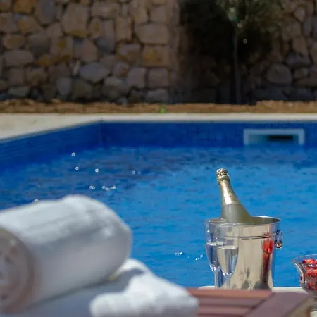 Romantic Mediterranean With Pool Near Sandy By Traveler Tourist Agency Krk Id 2167 Privlaka (Zadar)