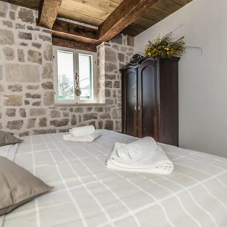 Villa Romantic Mediterranean With Pool Near Sandy By Traveler Tourist Agency Krk Id 2167