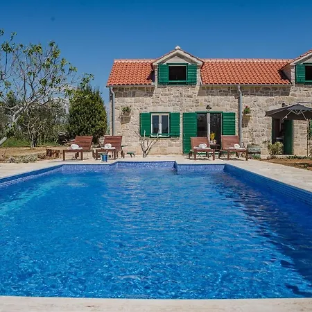 Vila Romantic Mediterranean With Pool Near Sandy By Traveler Tourist Agency Krk Id 2167 Privlaka (Zadar)