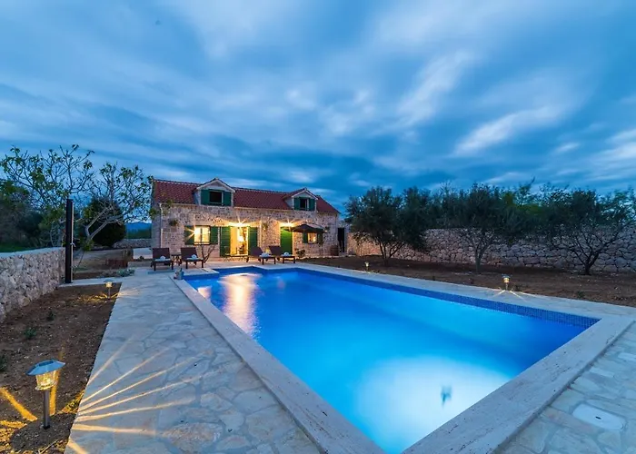 Villa Romantic Mediterranean With Pool Near Sandy By Traveler Tourist Agency Krk Id 2167 Privlaka (Zadar)
