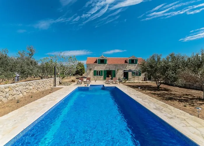 Romantic Mediterranean With Pool Near Sandy By Traveler Tourist Agency Krk Id 2167 Villa