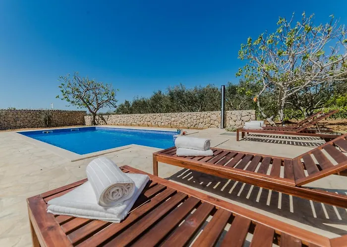 Romantic Mediterranean With Pool Near Sandy By Traveler Tourist Agency Krk Id 2167 Villa Privlaka (Zadar)