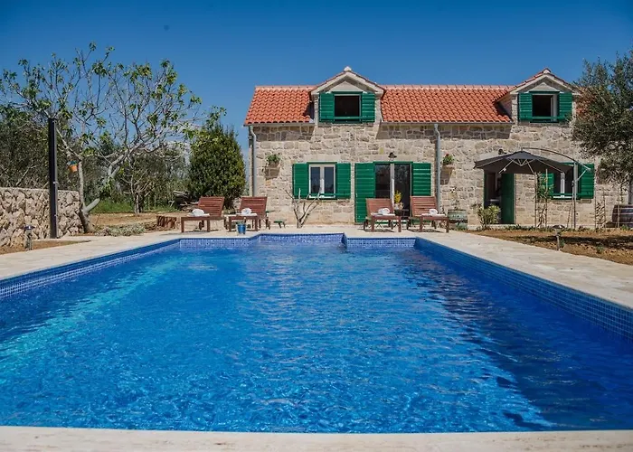 Villa Romantic Mediterranean With Pool Near Sandy By Traveler Tourist Agency Krk Id 2167 Privlaka (Zadar)